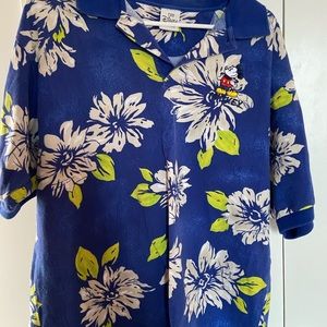 Men’s authentic Disney polo shirt size XL